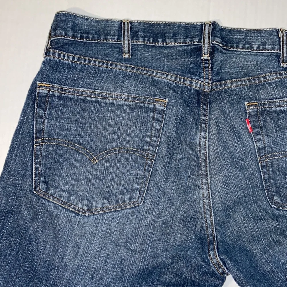 Levi’s 559 Men’s Size 38 Waist 30 Length Relaxed Denim Blue Jeans